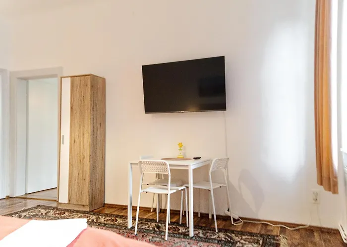 Lovely 2br Very *